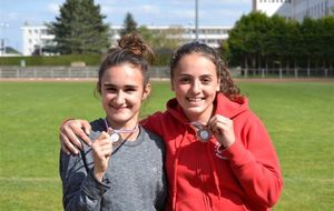 Clara PAVLOVIC et Emilie QUENON médaillées aux Yvelines 2017 de Triathlon