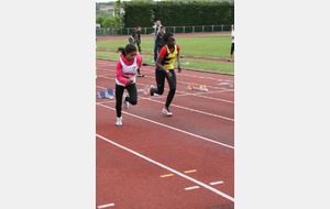 Mathilde sortie des startings block lors de 50 m