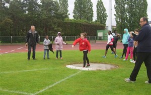 Loeiza au poids sous la pluie 