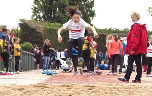 Lucie au saut en longueur