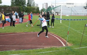 Julia en finale au lancer de javelot