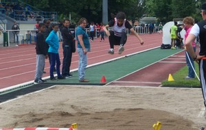 Saut victorieux et record à 4 m 83