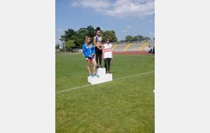 Julia le podium du javelot