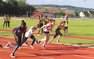 Les séries du 50 m plat : Julia et Clémentine