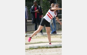 Dernier effort pour atteindre 09 m 15.