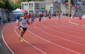 David lance le relais 4x100m