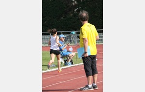 arrivée du 8 x 2 x 2 x 8 minime fille. Championne des Yvelines en 5 ' 56 " 60 temps final pour notre quatuor.