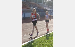 Laetitia sur le 2000 m marche le vendredi 24 Juin à Savigny sur Orge