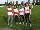 le relais x 60 m composé de Kenza, Asma, Aurélie et Alice