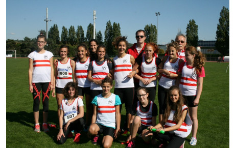 Equipe Athle Tour automnal à Mantes la Jolie Victoire de notre Equipe Benjamine