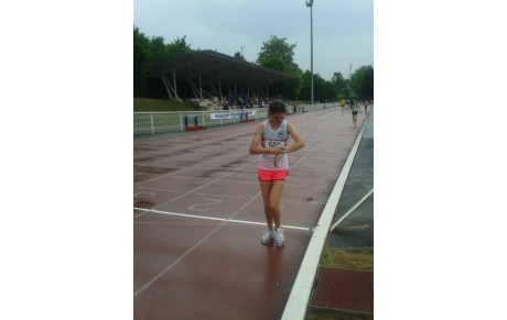 Laetitia GRARE  1 ère aux régionaux de marche minime 16'35"54